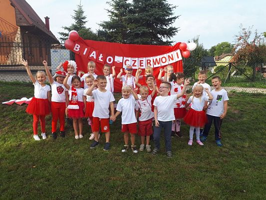 Grafika #84: 20.09.2018 "Piękna Nasza Polska Cała" - konkurencje sportowe pn."Biało-czerwoni"