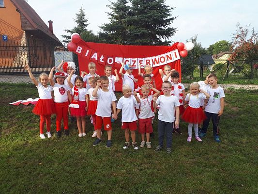 Grafika #85: 20.09.2018 "Piękna Nasza Polska Cała" - konkurencje sportowe pn."Biało-czerwoni"