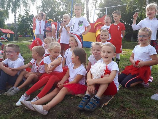 Grafika #86: 20.09.2018 "Piękna Nasza Polska Cała" - konkurencje sportowe pn."Biało-czerwoni"