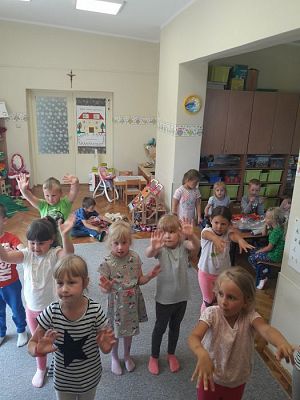 Grafika #8: Zakończenie zajęć kółka tanecznego "Tańczące Brzdące" w gr.II prowadzonych przez panią Annę Iwicką