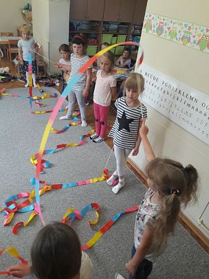 Grafika #40: Zakończenie zajęć kółka tanecznego "Tańczące Brzdące" w gr.II prowadzonych przez panią Annę Iwicką