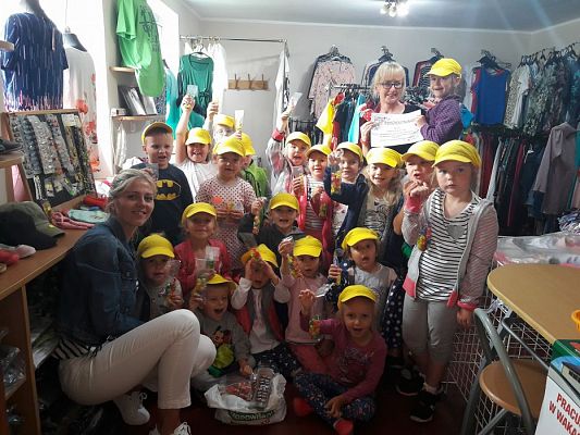 Grafika #15: 14.06.2018 Wizyta w sklepie odzieżowym u mamy Nikoli