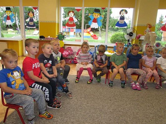 Grafika #2: 12.06.2018 Spotkanie z policjantką nt."Bezpieczne wakacje"