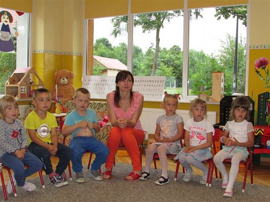 Grafika #4: 12.06.2018 Spotkanie z policjantką nt."Bezpieczne wakacje"