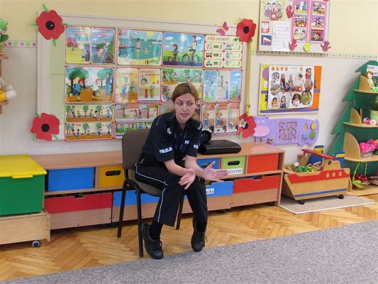 Grafika #5: 12.06.2018 Spotkanie z policjantką nt."Bezpieczne wakacje"