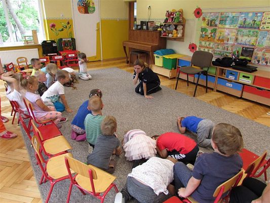 Grafika #7: 12.06.2018 Spotkanie z policjantką nt."Bezpieczne wakacje"