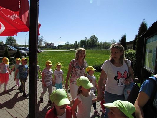 Grafika #1: 09.05.2018 Przedstawienie pt."Teatr magicznych baniek"