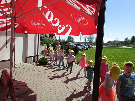 Grafika #2: 09.05.2018 Przedstawienie pt."Teatr magicznych baniek"