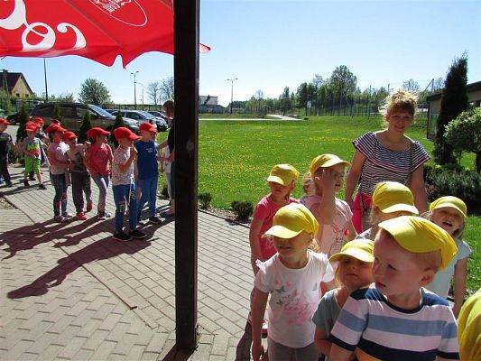 Grafika #4: 09.05.2018 Przedstawienie pt."Teatr magicznych baniek"