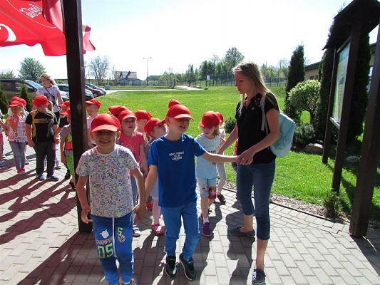 Grafika #5: 09.05.2018 Przedstawienie pt."Teatr magicznych baniek"