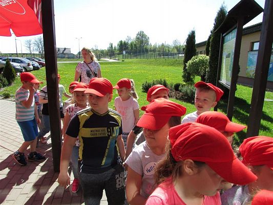 Grafika #6: 09.05.2018 Przedstawienie pt."Teatr magicznych baniek"