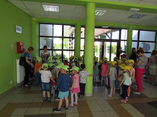 Grafika #7: 09.05.2018 Przedstawienie pt."Teatr magicznych baniek"