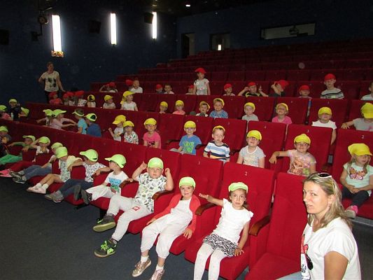 Grafika #8: 09.05.2018 Przedstawienie pt."Teatr magicznych baniek"