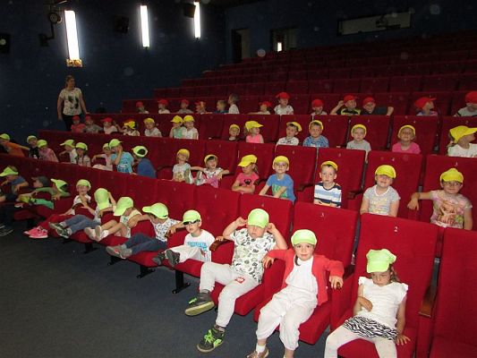 Grafika #9: 09.05.2018 Przedstawienie pt."Teatr magicznych baniek"