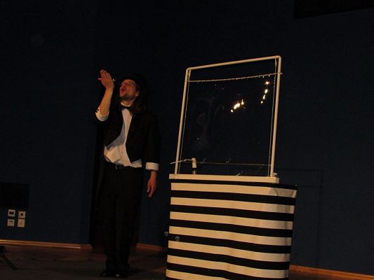 Grafika #16: 09.05.2018 Przedstawienie pt."Teatr magicznych baniek"