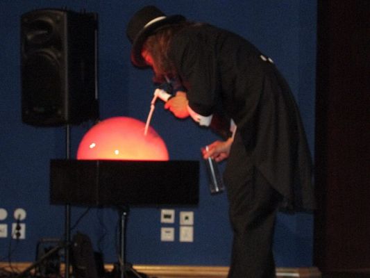 Grafika #24: 09.05.2018 Przedstawienie pt."Teatr magicznych baniek"