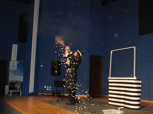 Grafika #37: 09.05.2018 Przedstawienie pt."Teatr magicznych baniek"