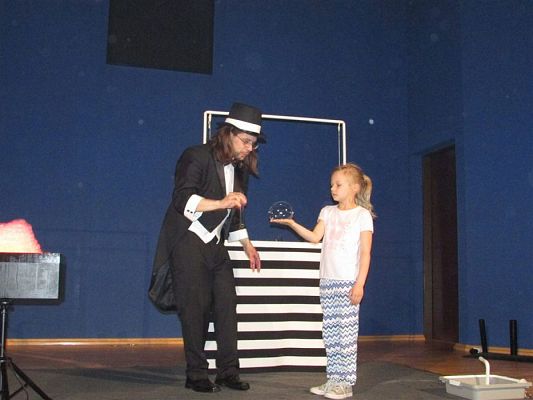 Grafika #41: 09.05.2018 Przedstawienie pt."Teatr magicznych baniek"