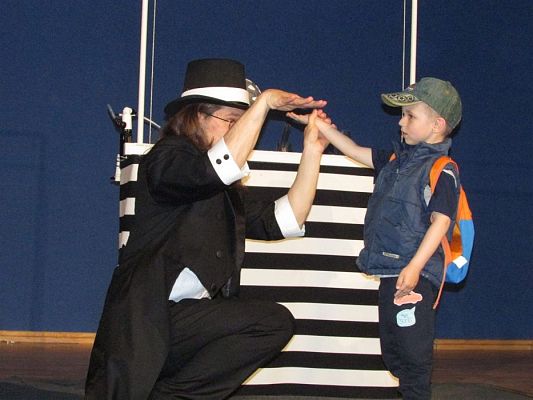 Grafika #44: 09.05.2018 Przedstawienie pt."Teatr magicznych baniek"