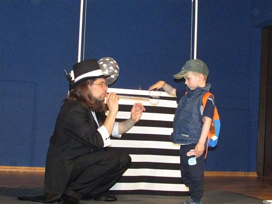 Grafika #45: 09.05.2018 Przedstawienie pt."Teatr magicznych baniek"