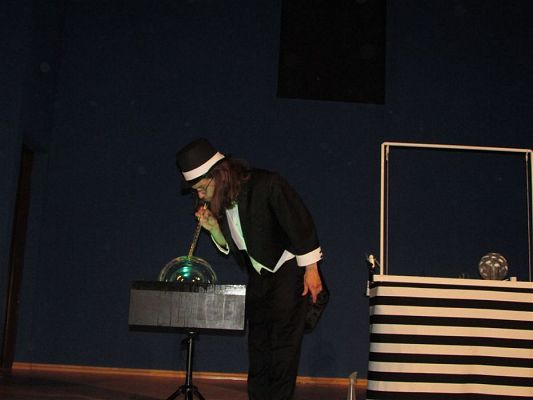 Grafika #50: 09.05.2018 Przedstawienie pt."Teatr magicznych baniek"