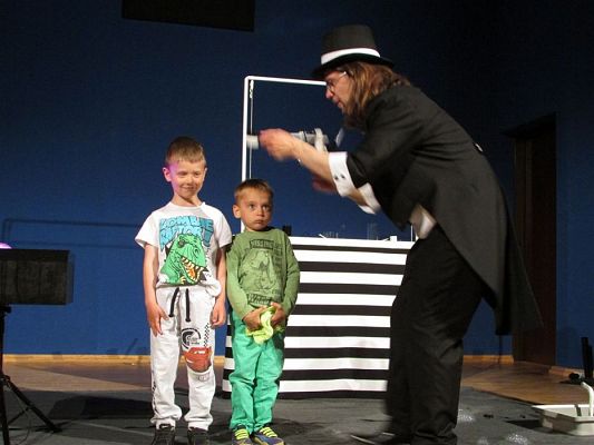 Grafika #58: 09.05.2018 Przedstawienie pt."Teatr magicznych baniek"