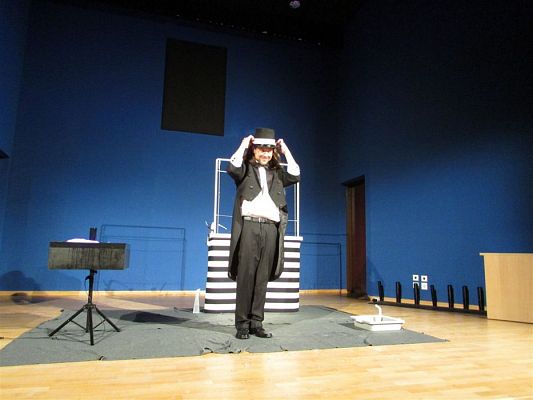 Grafika #63: 09.05.2018 Przedstawienie pt."Teatr magicznych baniek"