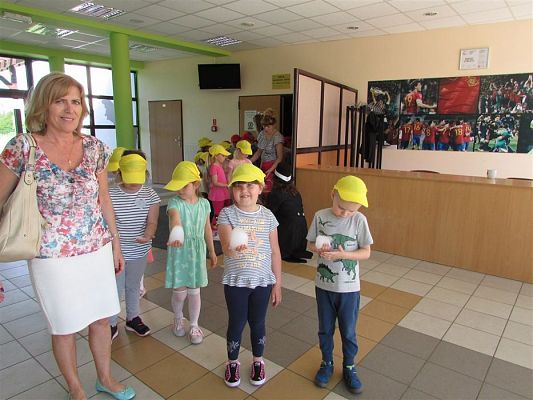 Grafika #64: 09.05.2018 Przedstawienie pt."Teatr magicznych baniek"