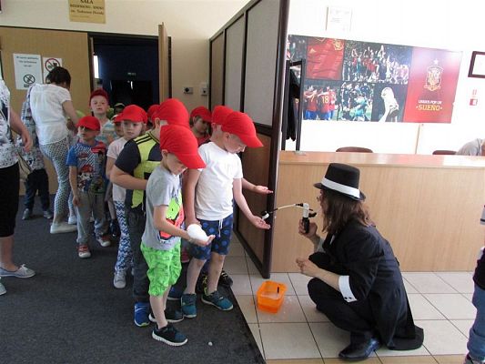 Grafika #72: 09.05.2018 Przedstawienie pt."Teatr magicznych baniek"