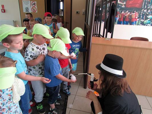 Grafika #73: 09.05.2018 Przedstawienie pt."Teatr magicznych baniek"