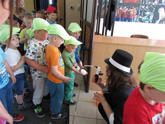 Grafika #74: 09.05.2018 Przedstawienie pt."Teatr magicznych baniek"