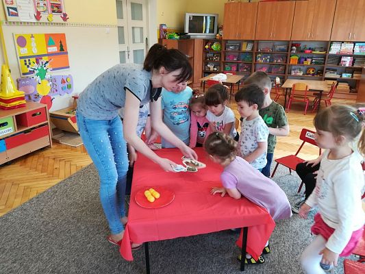 Grafika #16: 27.04.2018 Quiz wiedzy o Polsce w gr. I