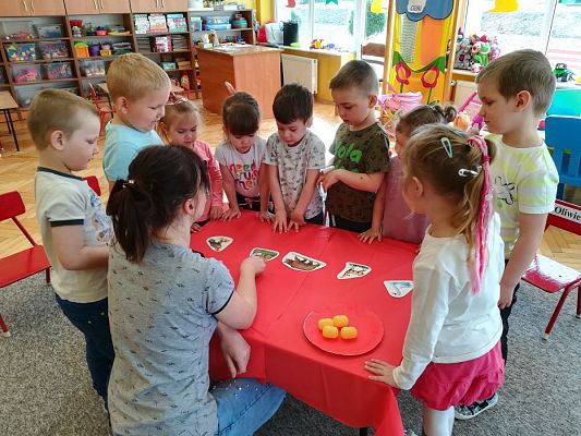 Grafika #18: 27.04.2018 Quiz wiedzy o Polsce w gr. I