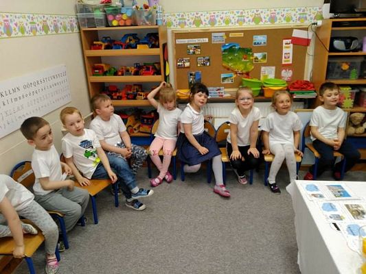 Grafika #10: 27.04.2018r. Cykl zajęć Polska moj kraj w gr. II