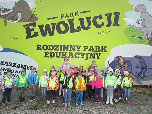 Grafika #63: 27.04.2018 Wycieczka do Parku Ewolucji w Sławutówku cz.II
