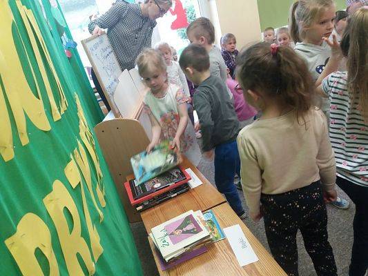 Grafika #11: 23.04.2018r. Światowy Dzień Książki