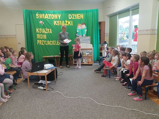 Grafika #13: 23.04.2018r. Światowy Dzień Książki