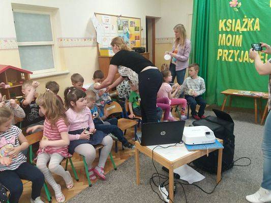 Grafika #28: 23.04.2018r. Światowy Dzień Książki