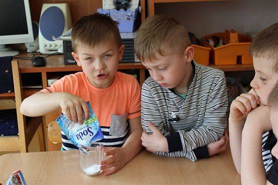 Grafika #5: Klub Odkrywcy - Wirujące kropelki