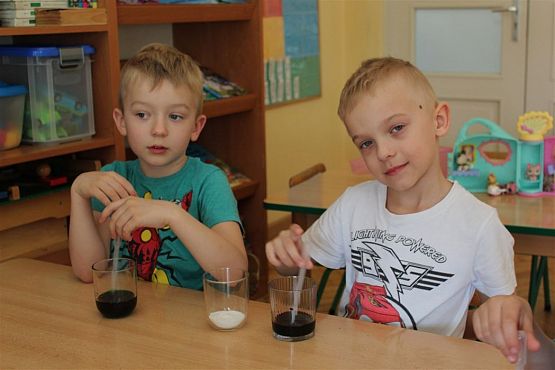 Grafika #6: Klub Odkrywcy - Wirujące kropelki