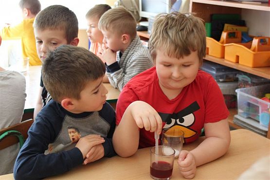 Grafika #7: Klub Odkrywcy - Wirujące kropelki