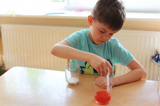 Grafika #8: Klub Odkrywcy - Wirujące kropelki