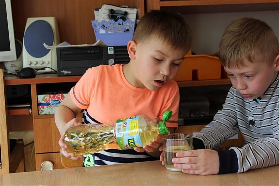 Grafika #11: Klub Odkrywcy - Wirujące kropelki