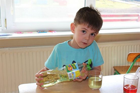 Grafika #12: Klub Odkrywcy - Wirujące kropelki