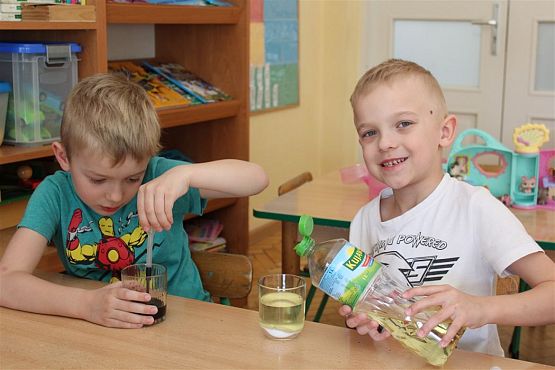 Grafika #14: Klub Odkrywcy - Wirujące kropelki