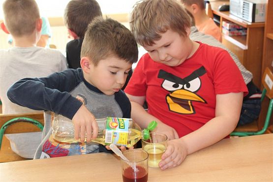 Grafika #15: Klub Odkrywcy - Wirujące kropelki