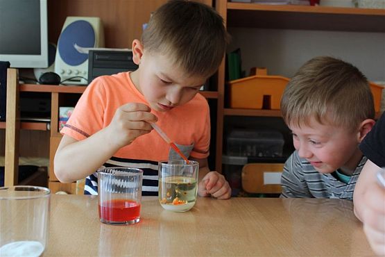 Grafika #19: Klub Odkrywcy - Wirujące kropelki