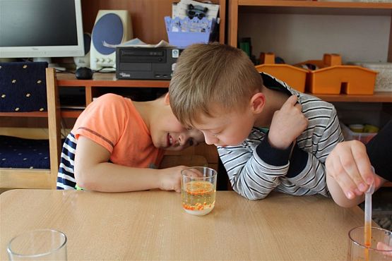 Grafika #25: Klub Odkrywcy - Wirujące kropelki