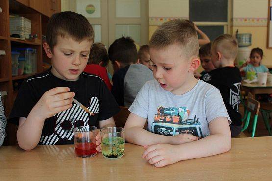 Grafika #26: Klub Odkrywcy - Wirujące kropelki