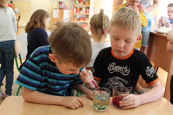 Grafika #29: Klub Odkrywcy - Wirujące kropelki